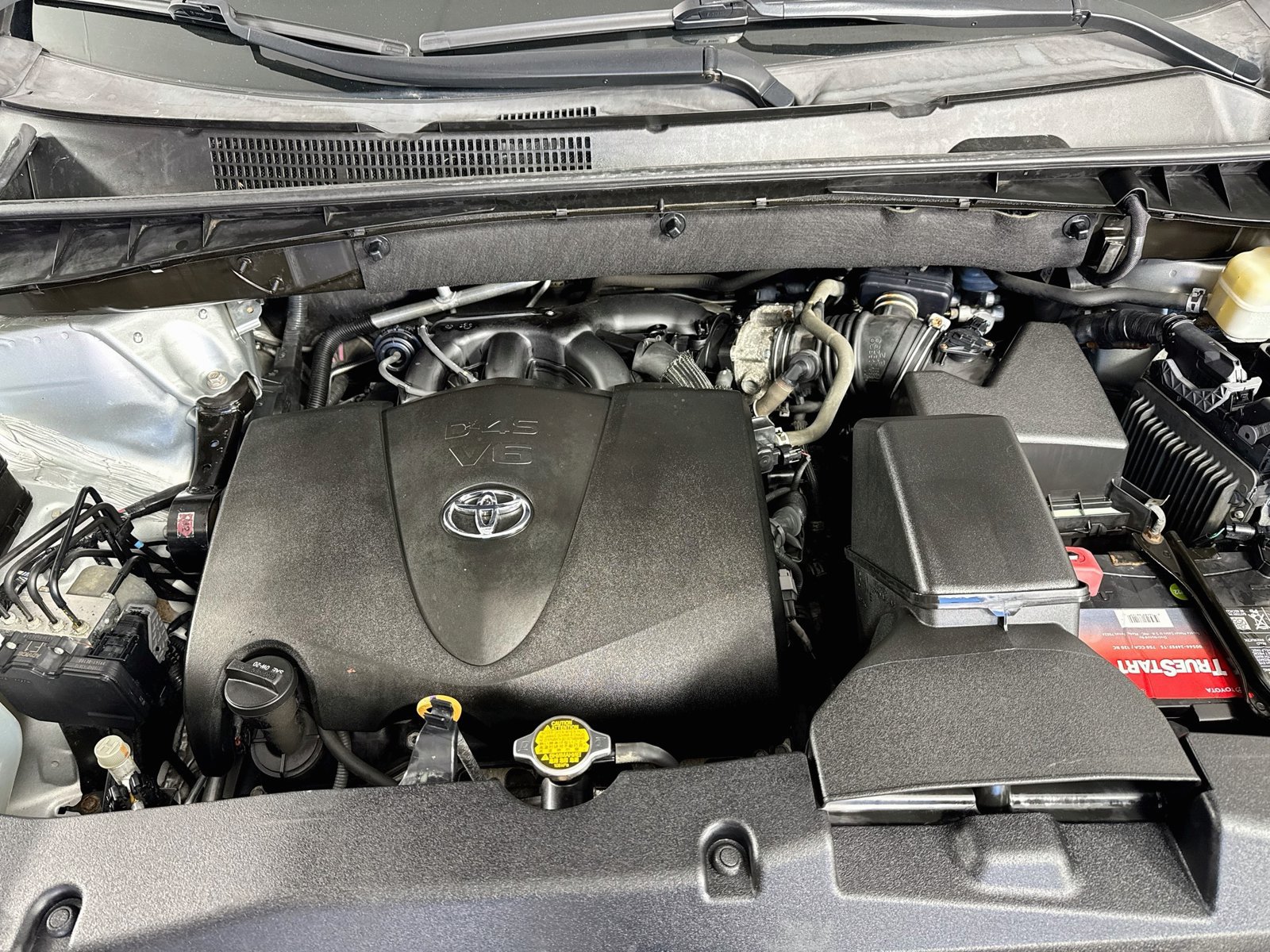 Used 2017 Toyota Highlander XLE AWD/4WD image 25