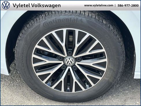 Used 2020 Volkswagen Jetta SE w/ SE Cold Weather Package image 7