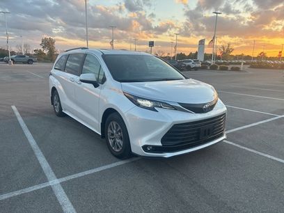 New 2025 Toyota Sienna XLE