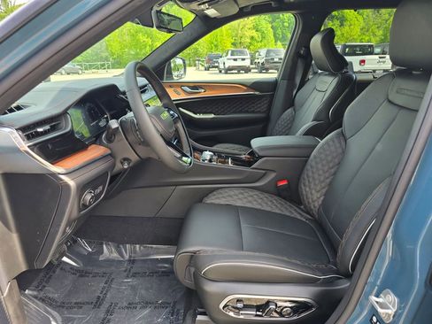 New 2026 Jeep Grand Cherokee L Summit AWD/4WD image 4