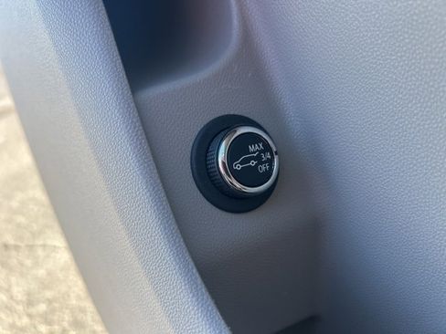 Used 2021 Cadillac XT4 Premium Luxury w/ Cold Weather Package image 17