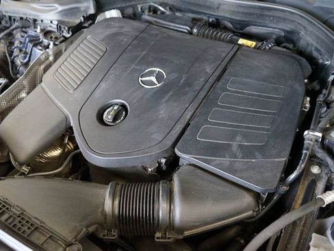 Used 2024 Mercedes-Benz GLC 300 4MATIC image 56