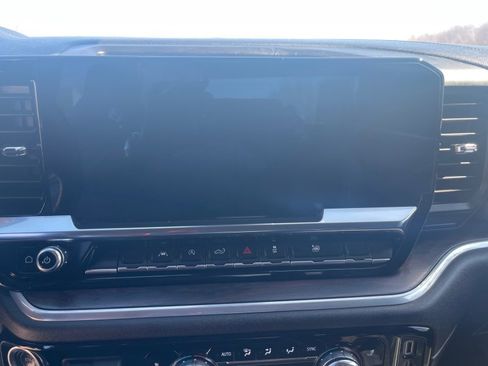 Used 2025 GMC Sierra 1500 SLT image 11