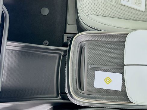 Used 2025 Rivian R1T Adventure image 17