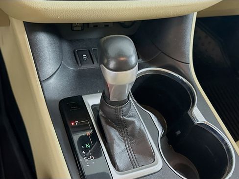 Used 2019 Toyota Highlander XLE image 25