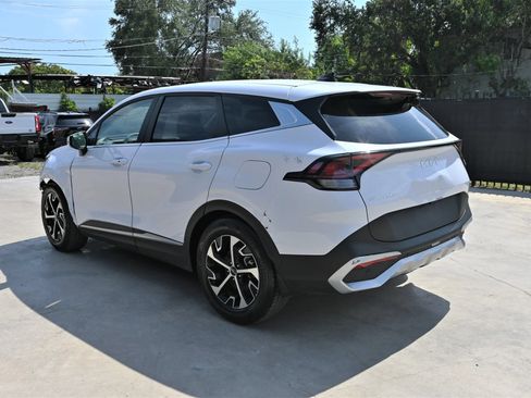 Used 2024 Kia Sportage EX FWD image 4