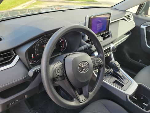 Certified 2025 Toyota RAV4 LE FWD image 22