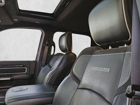 Used 2019 RAM 2500 Laramie AWD/4WD image 13