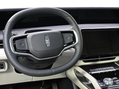 New 2026 Lincoln Nautilus Reserve AWD/4WD image 12