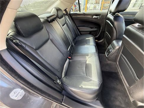 Used 2016 Chrysler 300 C RWD image 21