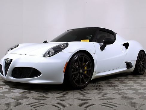 Used 2015 Alfa Romeo 4C Spider w/ Spider Track Package RWD image 2