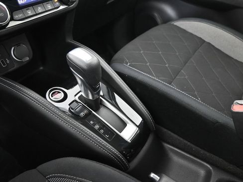 Used 2018 Nissan Kicks SV FWD image 29