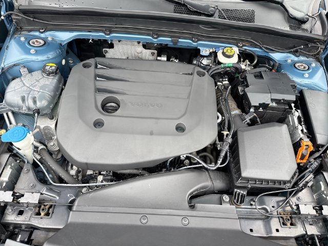 Certified 2024 Volvo XC40 B5 Core AWD/4WD image 21