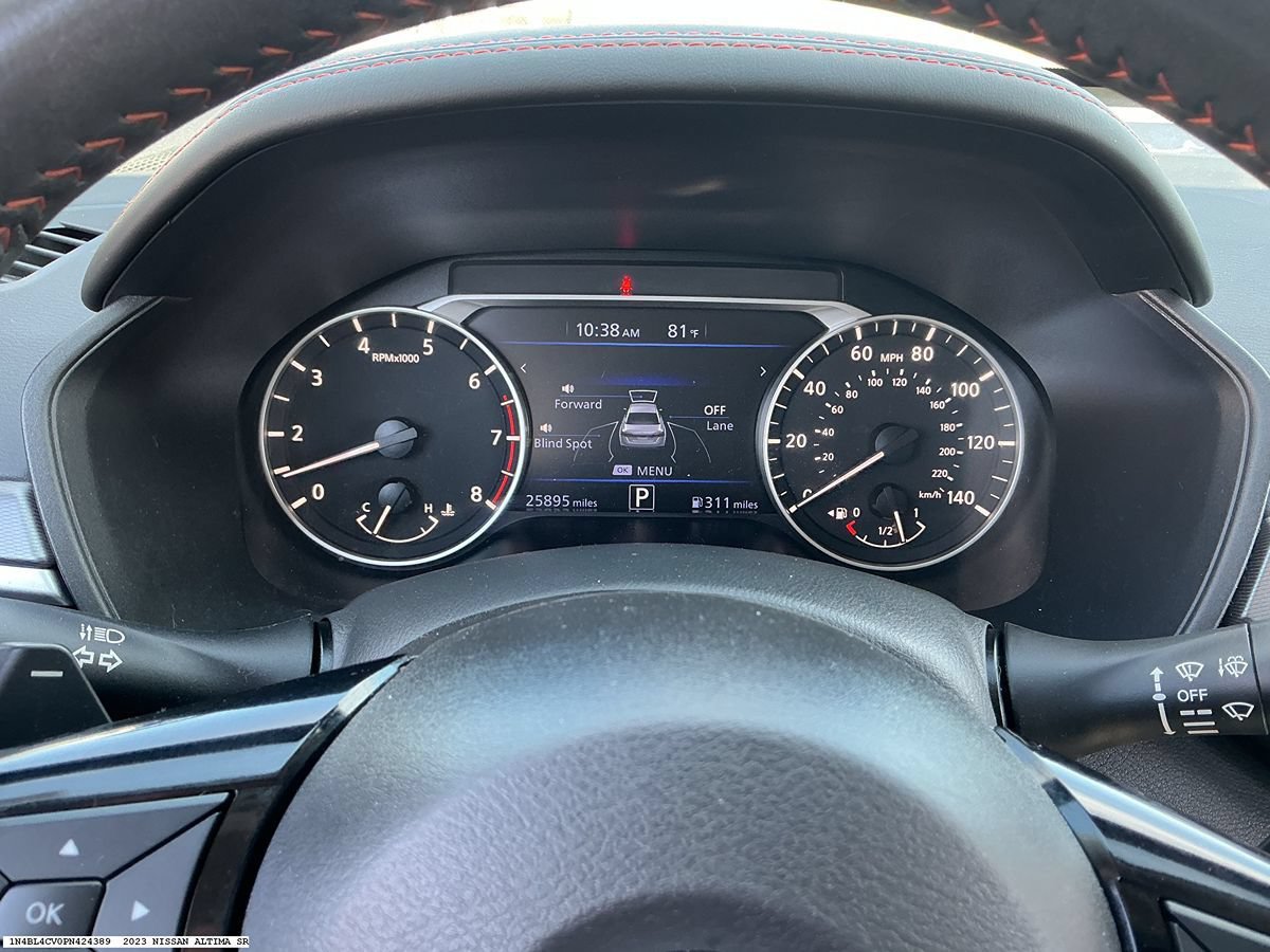 Used 2023 Nissan Altima 2.5 SR FWD image 13