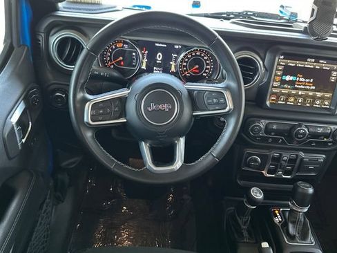 Certified 2022 Jeep Wrangler Unlimited Sahara AWD/4WD image 17