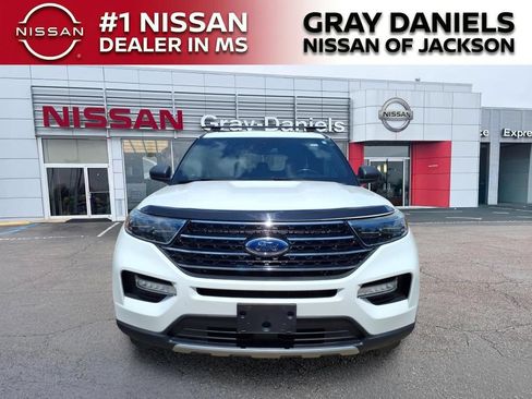 Used 2020 Ford Explorer XLT w/ Equipment Group 202A RWD image 2