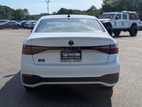 Used 2026 Volkswagen Jetta Sport FWD image 8