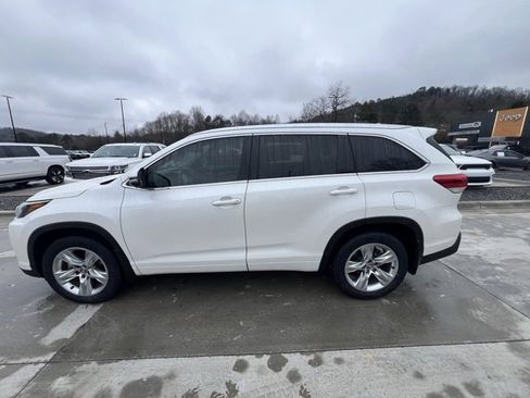 Used 2017 Toyota Highlander Limited image 6