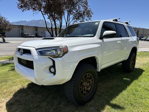 Used 2023 Toyota 4Runner SR5 image 10