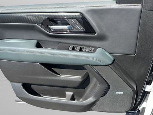 New 2026 GMC Yukon XL AT4 w/ AT4 Premium Package AWD/4WD image 10