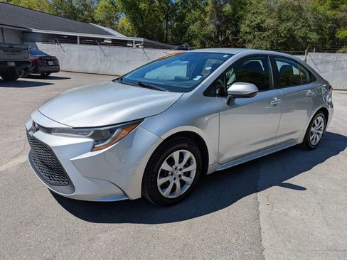 Used 2022 Toyota Corolla LE image 8
