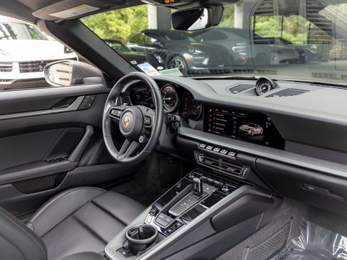 Certified 2024 Porsche 911 Targa 4S w/ Premium Package AWD/4WD image 56