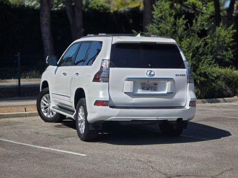 Used 2018 Lexus GX 460 Premium w/ Premium Package AWD/4WD image 9