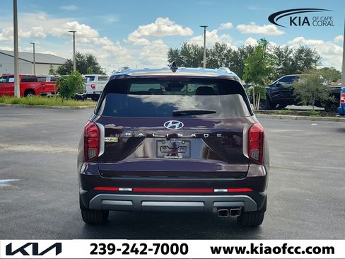 Used 2024 Hyundai Palisade SEL w/ Premium Package FWD image 5