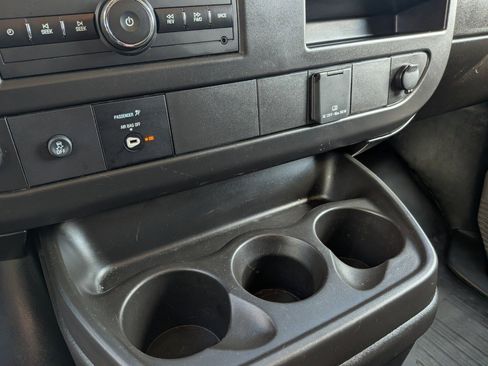 Used 2024 GMC Savana 2500 w/ Driver Convenience Package image 18