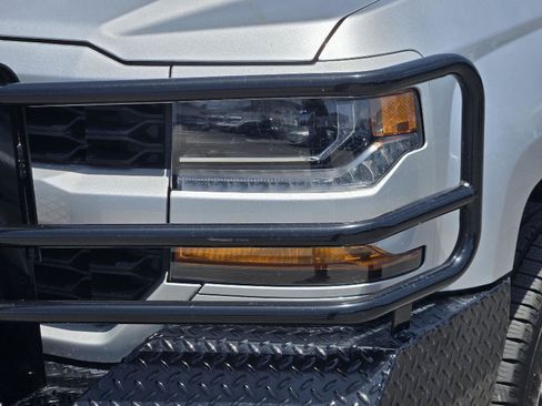Used 2018 Chevrolet Silverado 1500 Custom w/ Texas Edition AWD/4WD image 10