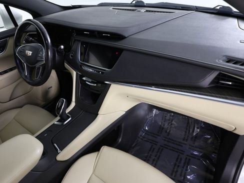 Used 2018 Cadillac XT5 FWD image 30