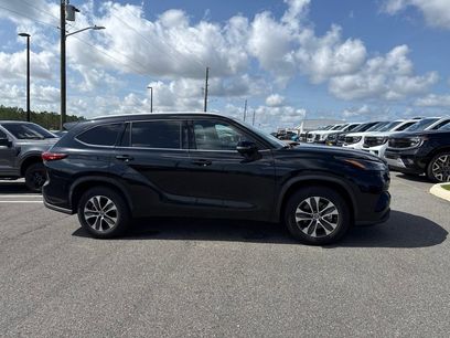 Used 2022 Toyota Highlander XLE