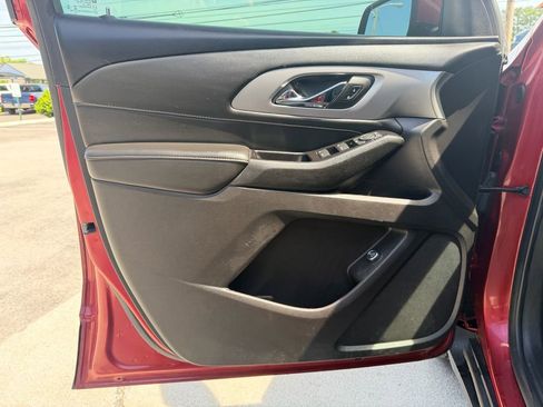 Used 2019 Chevrolet Traverse LT w/ LPO, Floor Liner Package AWD/4WD image 23