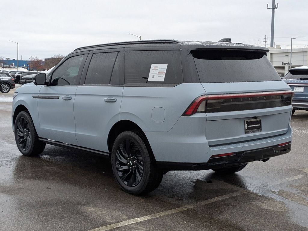 New 2025 Lincoln Navigator Reserve w/ Jet Appearance Package AWD/4WD image 3