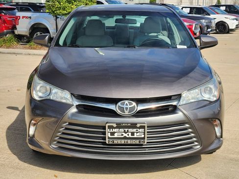 Used 2017 Toyota Camry LE image 2
