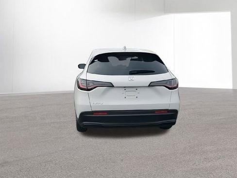 New 2026 Honda HR-V LX image 8