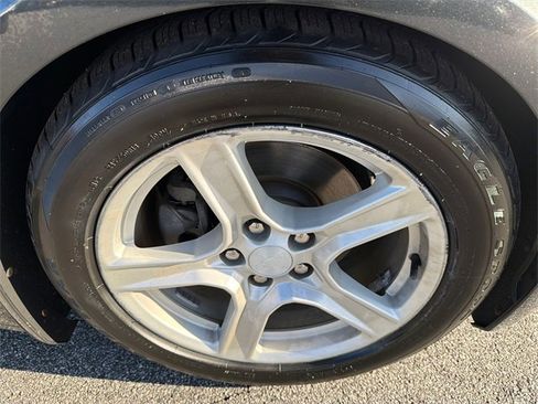 Used 2018 Chevrolet Camaro LT image 12