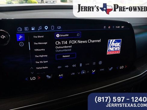 Used 2025 Chevrolet Suburban LT w/ Comfort Package AWD/4WD image 12