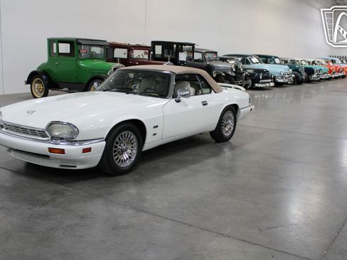 Used 1995 Jaguar XJS V12 Convertible image 8