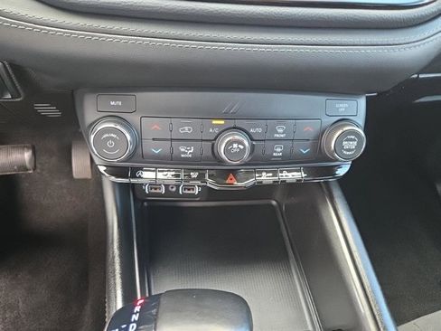 Used 2022 Dodge Durango SXT w/ Trailer Tow Group IV image 17