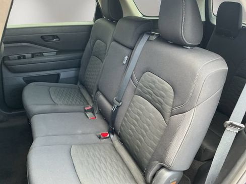 Used 2025 Nissan Pathfinder SV AWD/4WD image 13