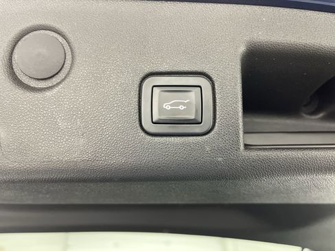Used 2019 Chevrolet Equinox LT FWD image 32