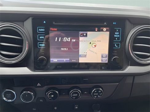 Used 2017 Toyota Tacoma TRD Sport image 12