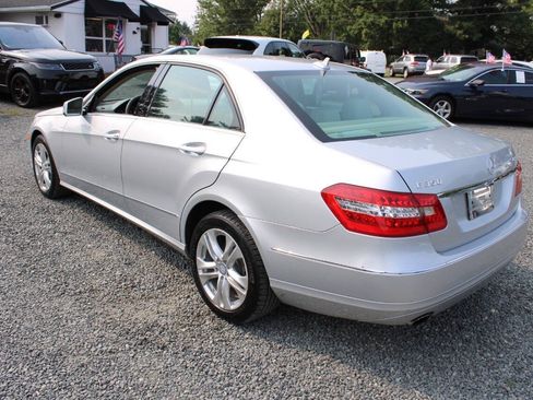 Used 2011 Mercedes-Benz E 350 4MATIC Sedan image 9