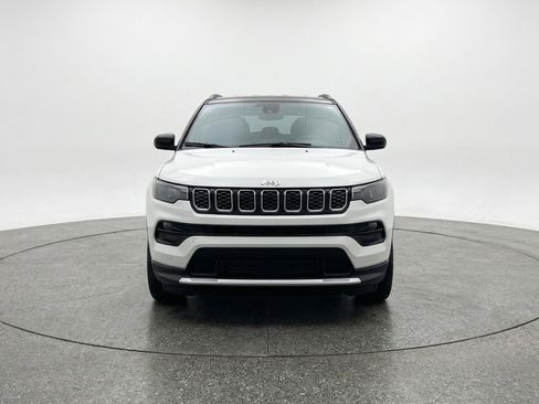 Used 2025 Jeep Compass Limited AWD/4WD image 2