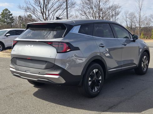 New 2026 Kia Sportage LX image 7