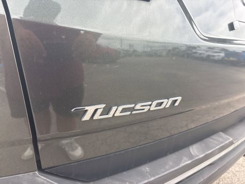 Used 2022 Hyundai Tucson SEL w/ Convenience + Premium Package FWD image 5