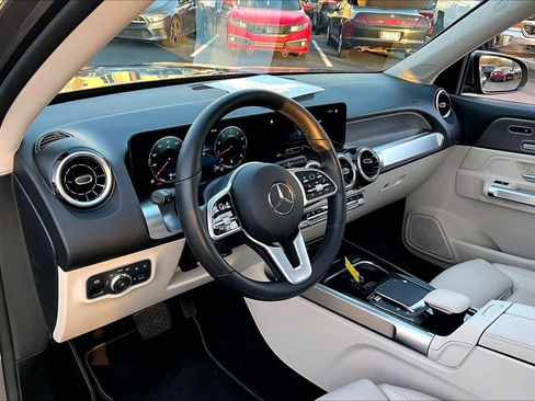 Used 2022 Mercedes-Benz GLB 250 image 33