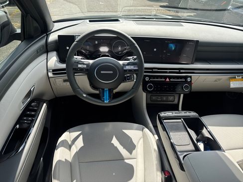 New 2025 Hyundai Tucson Limited image 15
