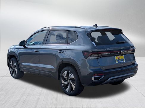 New 2026 Volkswagen Taos SE AWD/4WD image 2